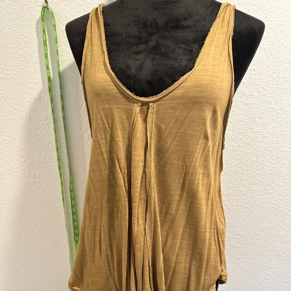 Free People we the Free lightweight layer Tank. NWOT